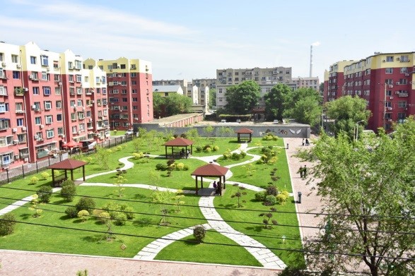 煥然一新的共和小區。鞍山市委網信辦供圖